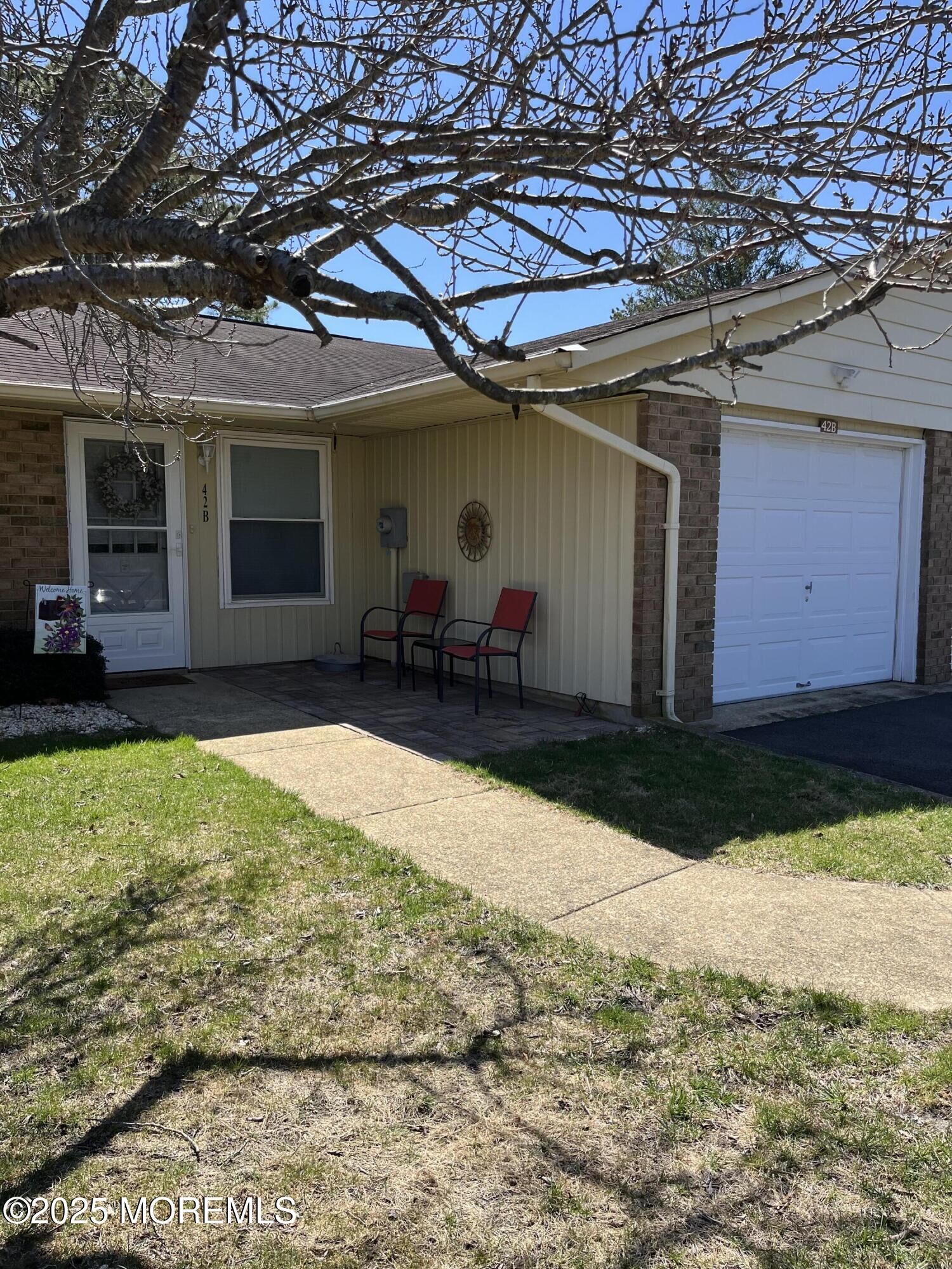 Property Photo:  42 Buckingham Drive  NJ 08759 