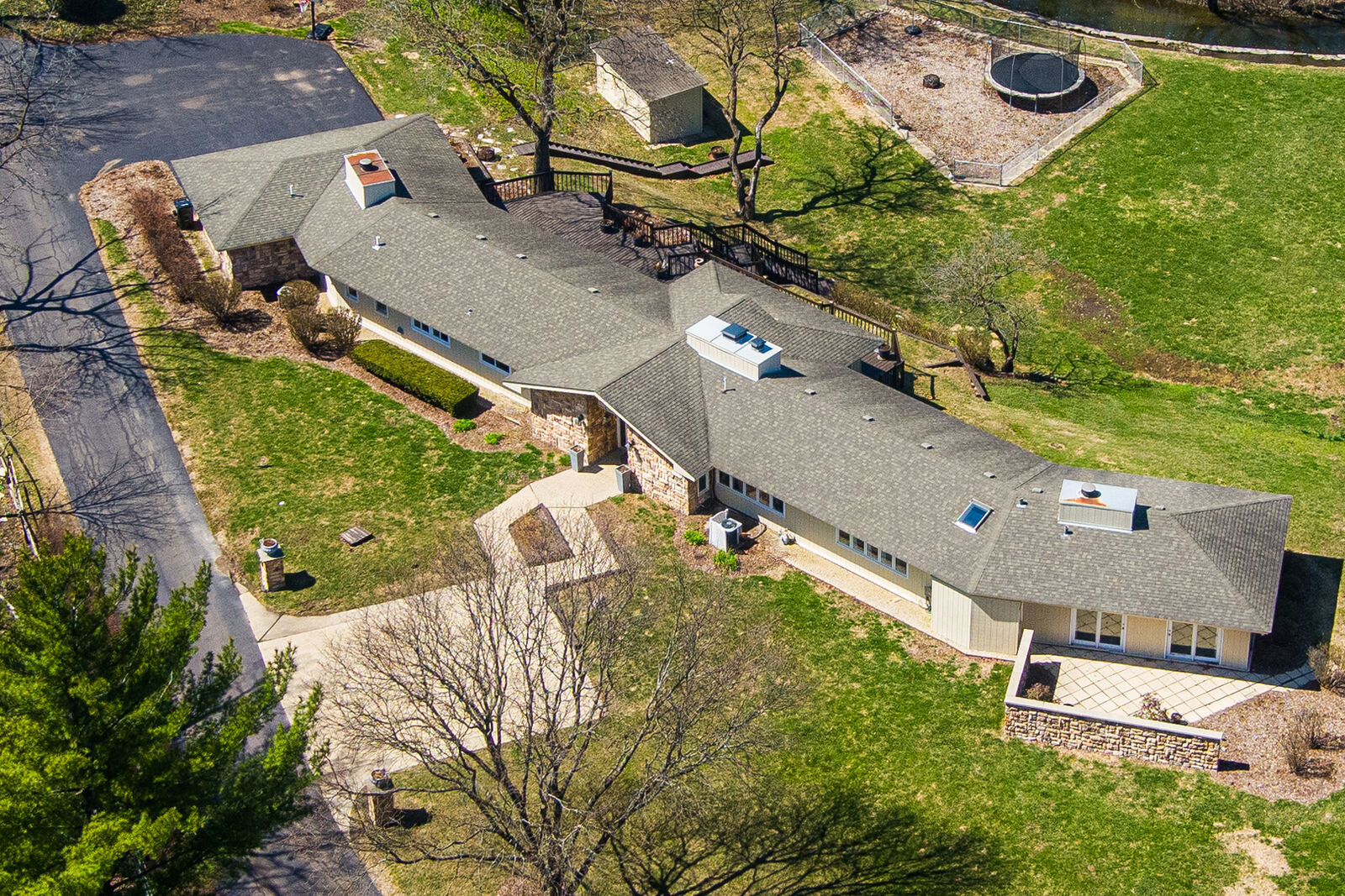 Property Photo:  208 Brookdale Lane  IL 60067 
