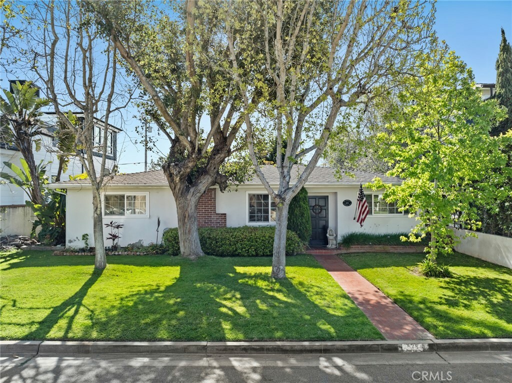 Property Photo: 436 Holmwood Drive CA 92663