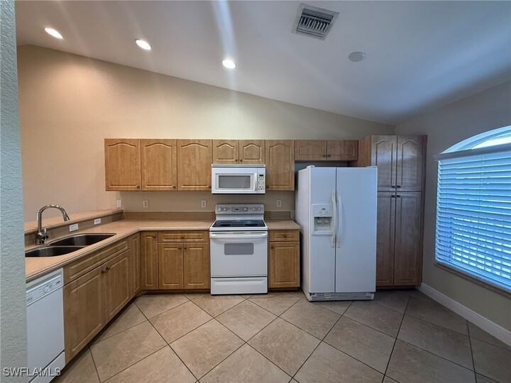 Property Photo:  264 SW 3rd Terrace 201  FL 33991 