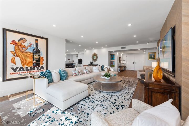 Property Photo:  4031 Gulf Shore Boulevard N 4B  FL 34103 