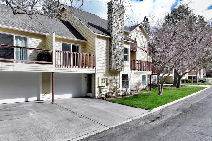 Property Photo: 1895 E Broadway Street MT 59802