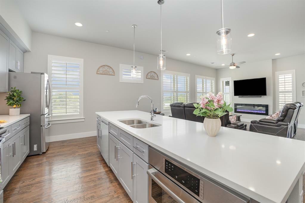 Property Photo: 770 N Plano Road 202 TX 75081