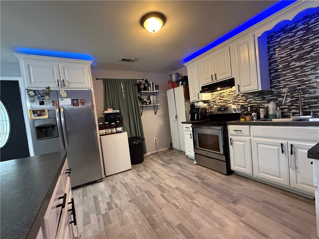 Property Photo: 101 N Cumberland Street AR 72846
