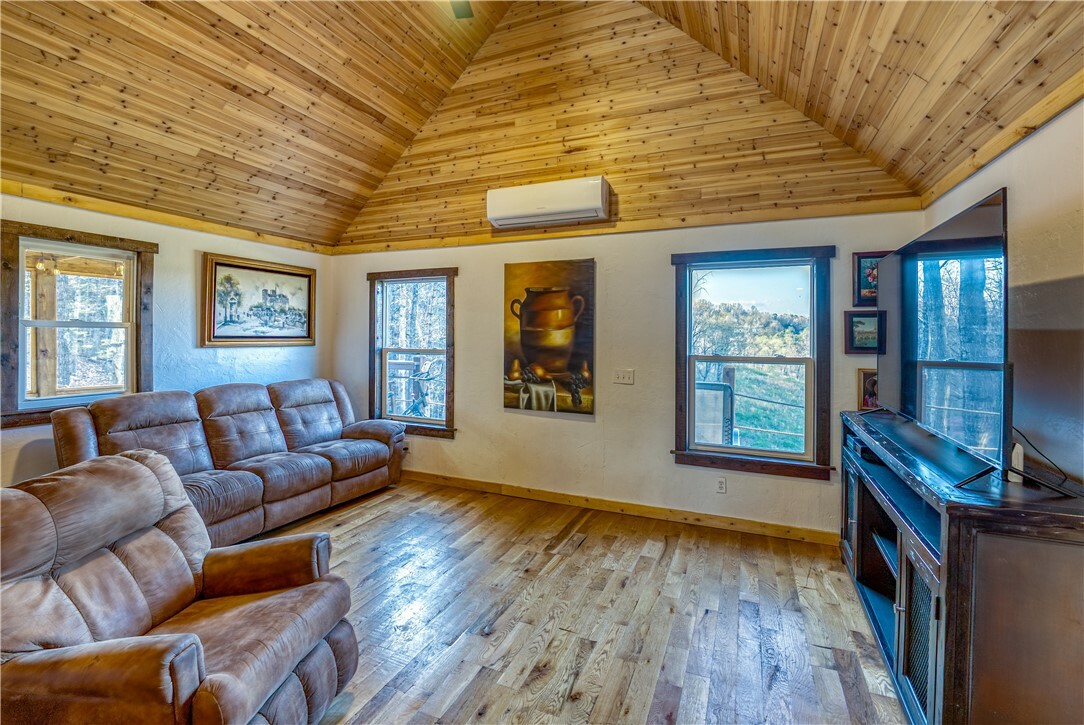 Property Photo: 9232 Cranenest Lane AR 72662