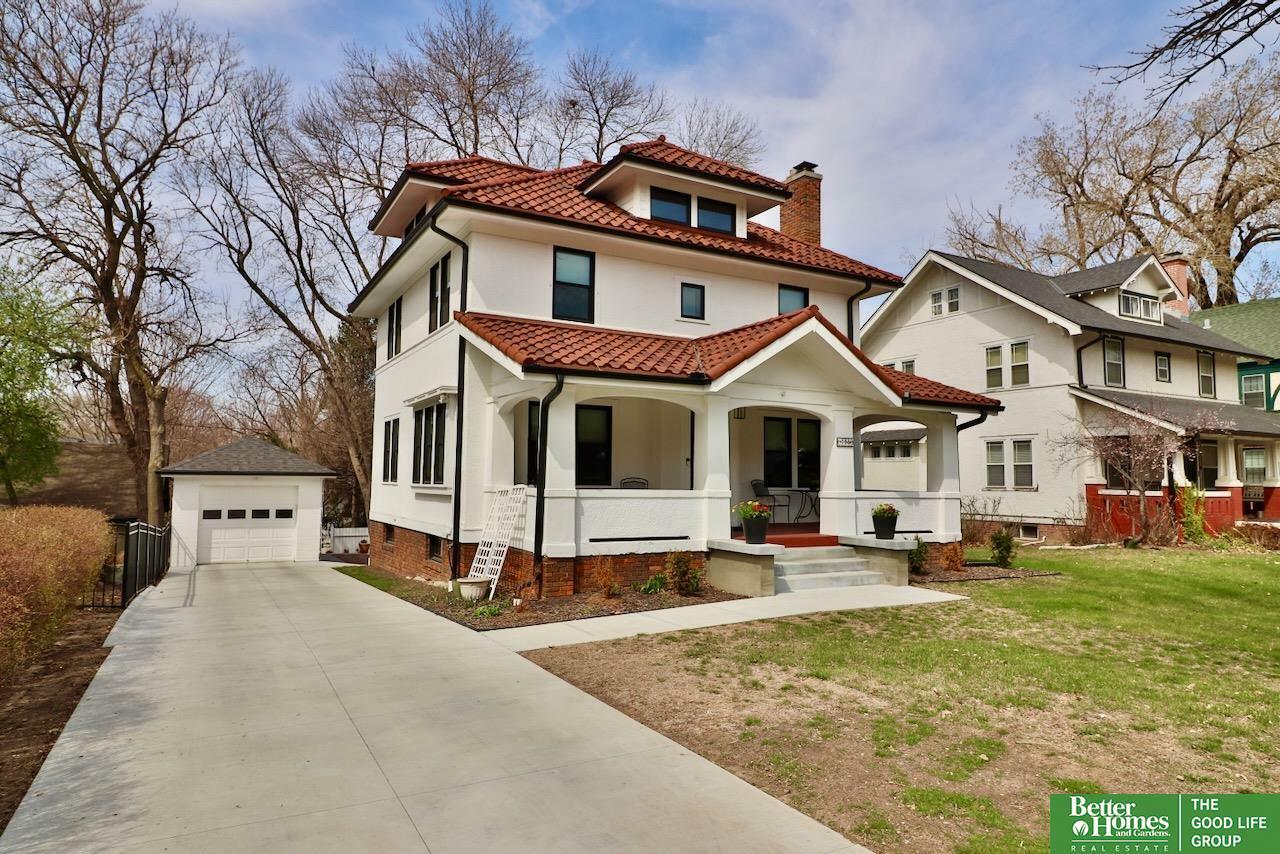 Property Photo: 118 S 49th Avenue NE 68132