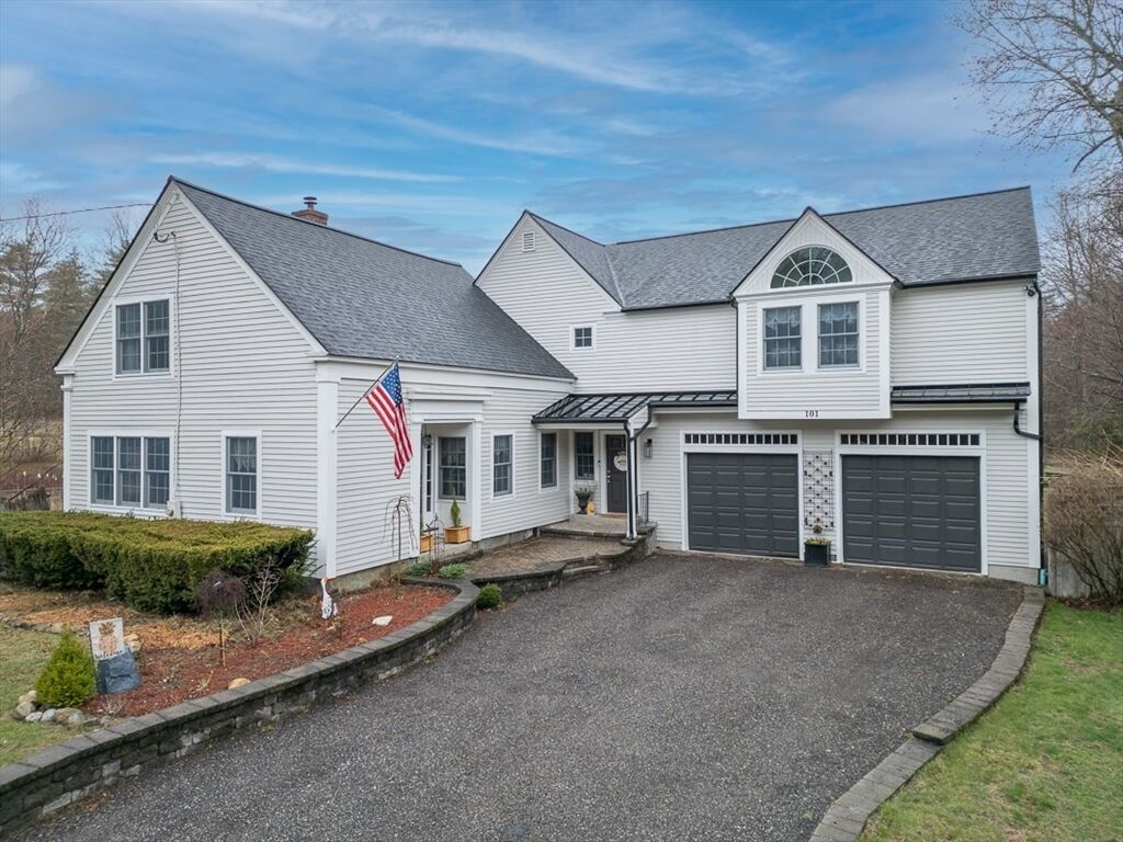 Property Photo:  101 Chestnut St  MA 01463 