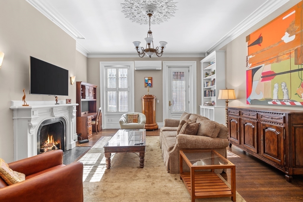 Property Photo:  128 Marlborough St 2  MA 02116 
