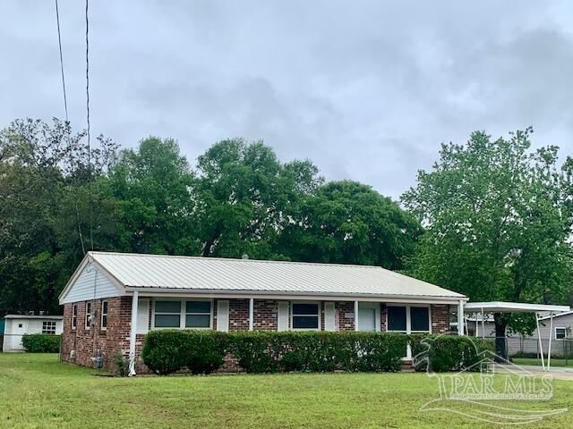 Property Photo:  2108 Pullman Cir  FL 32526 