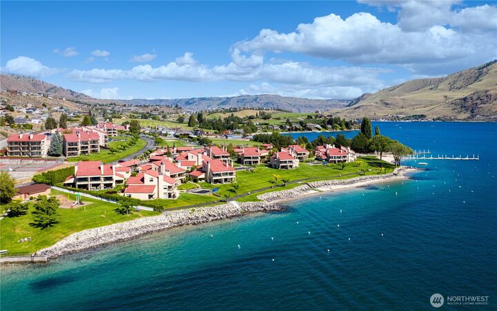 Property Photo:  100  Lake Chelan Shores Dr. 4-1  WA 98816 
