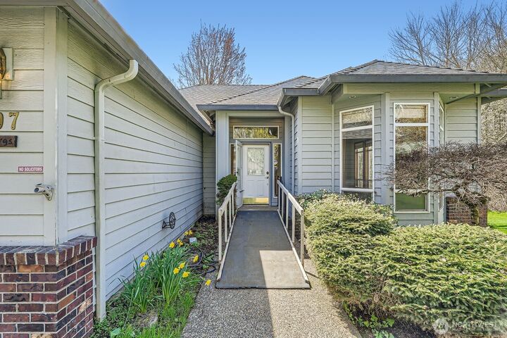 Property Photo:  1207 NE 2nd Circle  WA 98604 