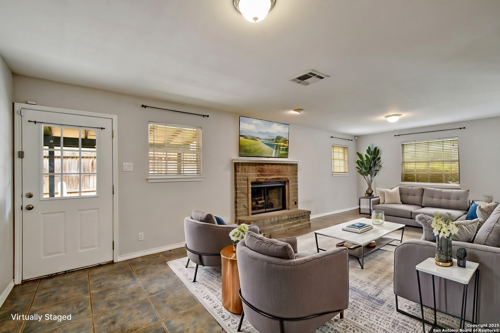 Property Photo:  13802 Fairway Crest  TX 78217 