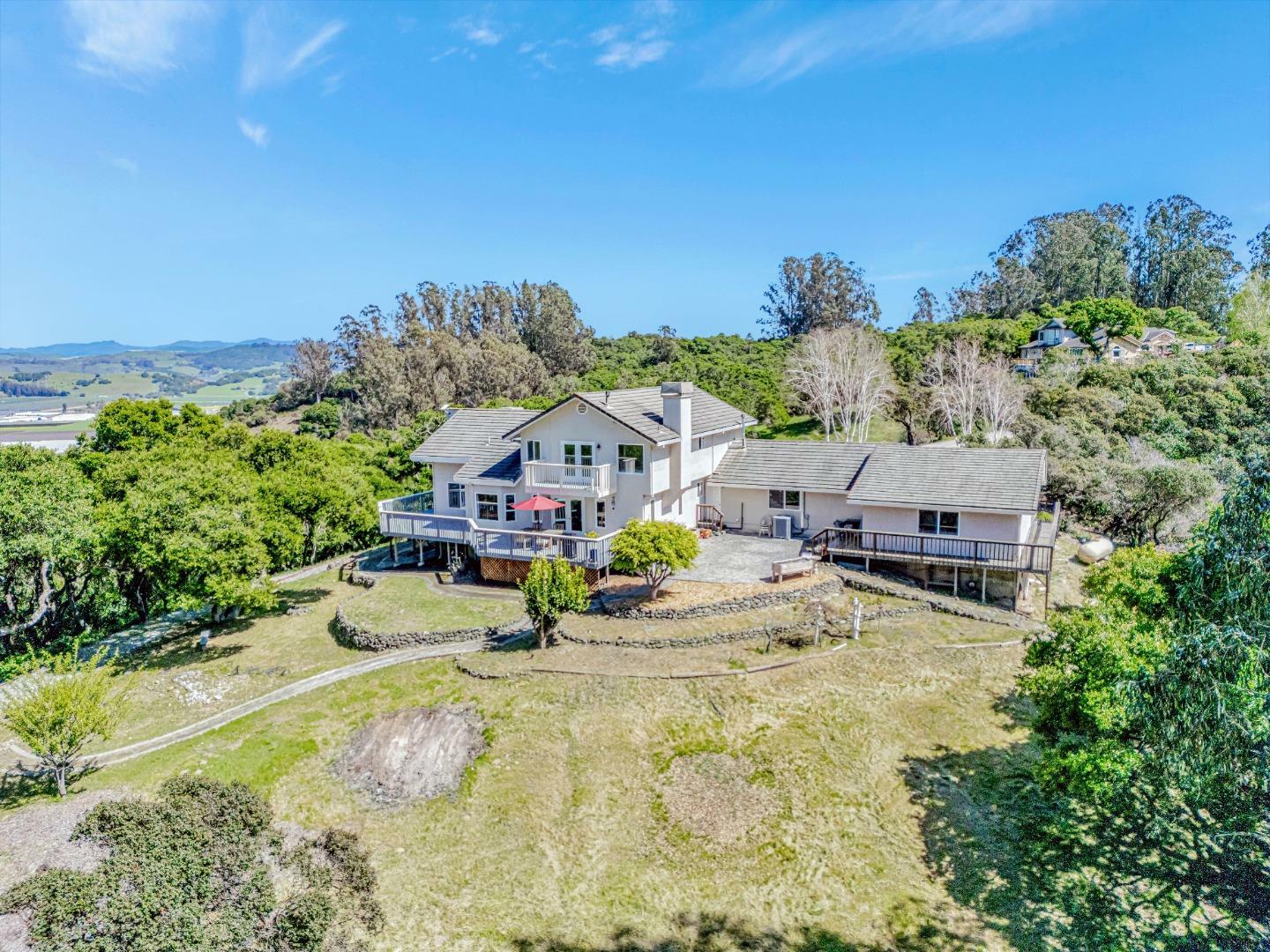 Property Photo: 1650 Andreas Estates Place CA 95076