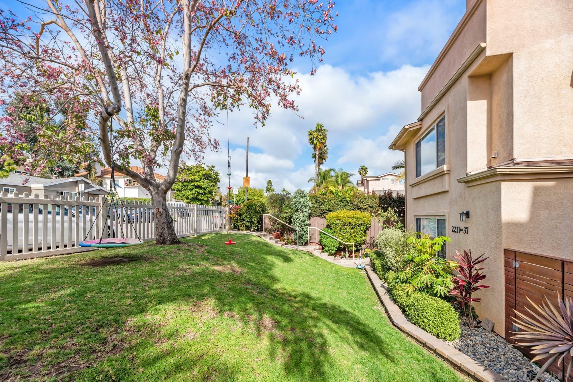 Property Photo: 2233 Felspar St CA 92109