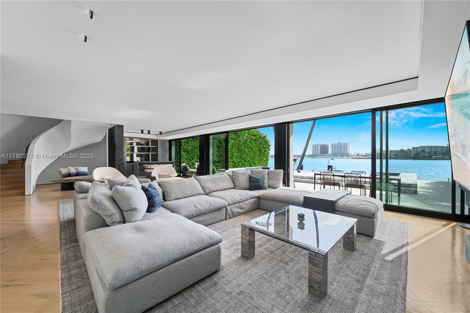 Property Photo: 247 E Rivo Alto Dr FL 33139