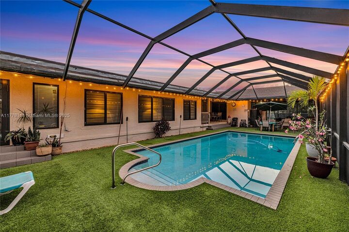 7801 SW 170th St  Palmetto Bay FL 33157 photo