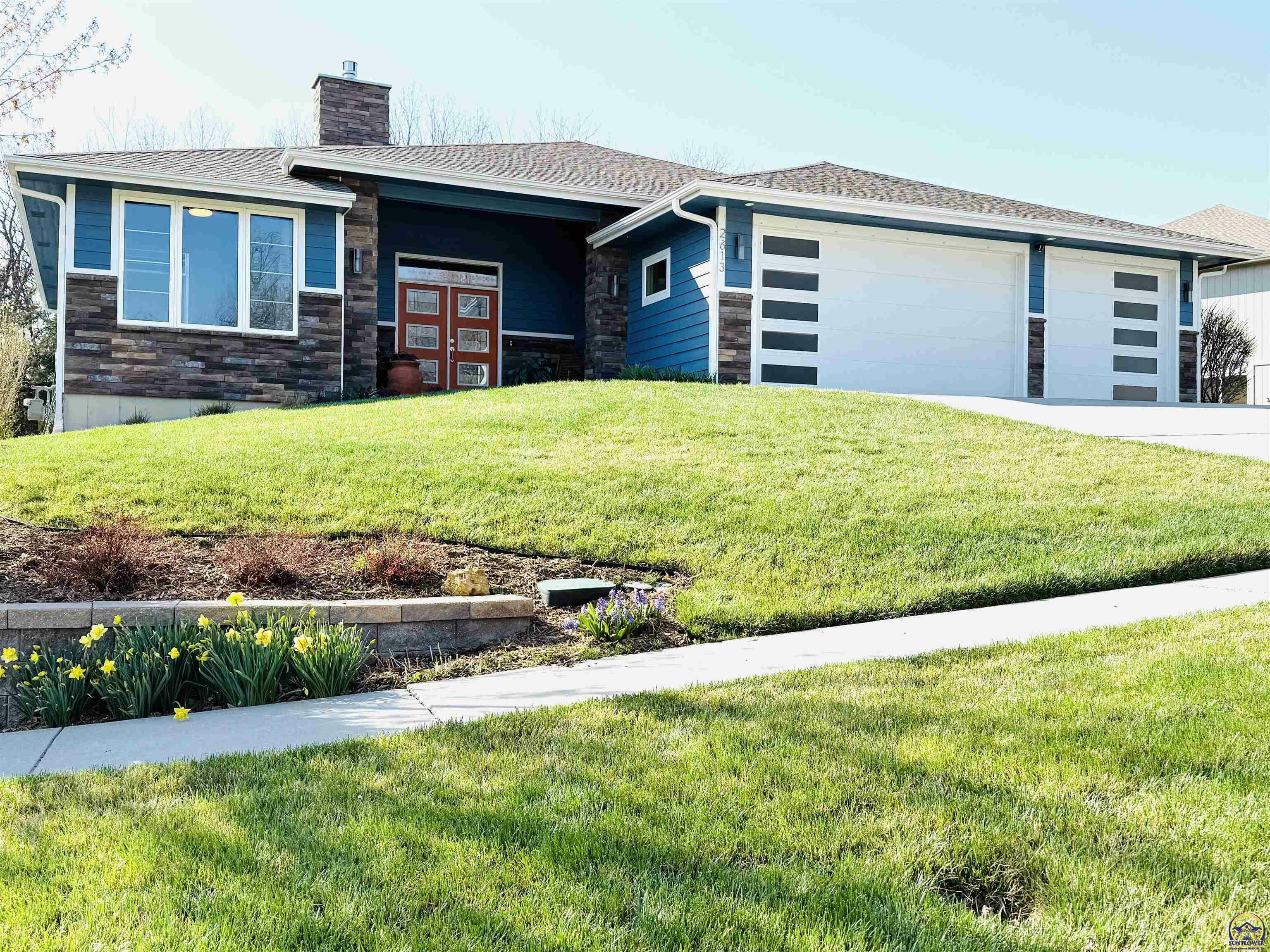 Property Photo: 2613 SE Scorpio Ave KS 66605