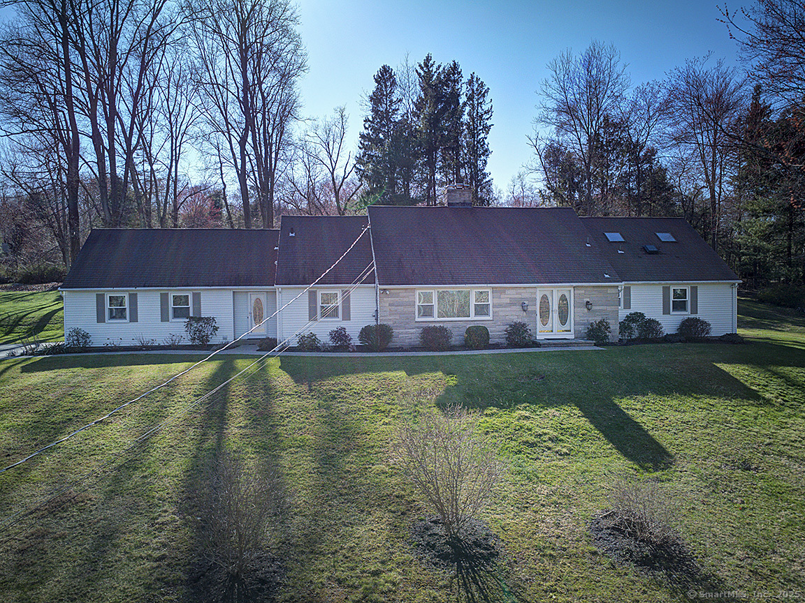 Property Photo:  10 Edgehill Drive  CT 06525 