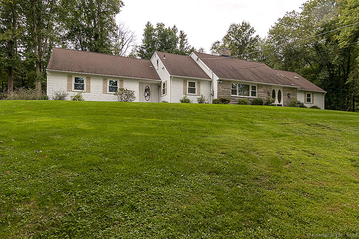 Property Photo:  10 Edgehill Drive  CT 06525 