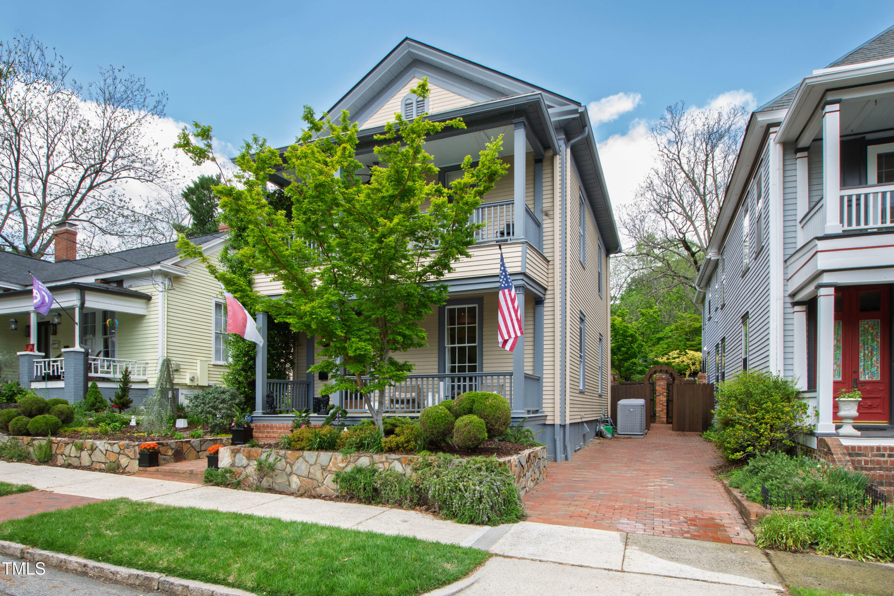 Property Photo: 315 Oakwood Avenue NC 27601
