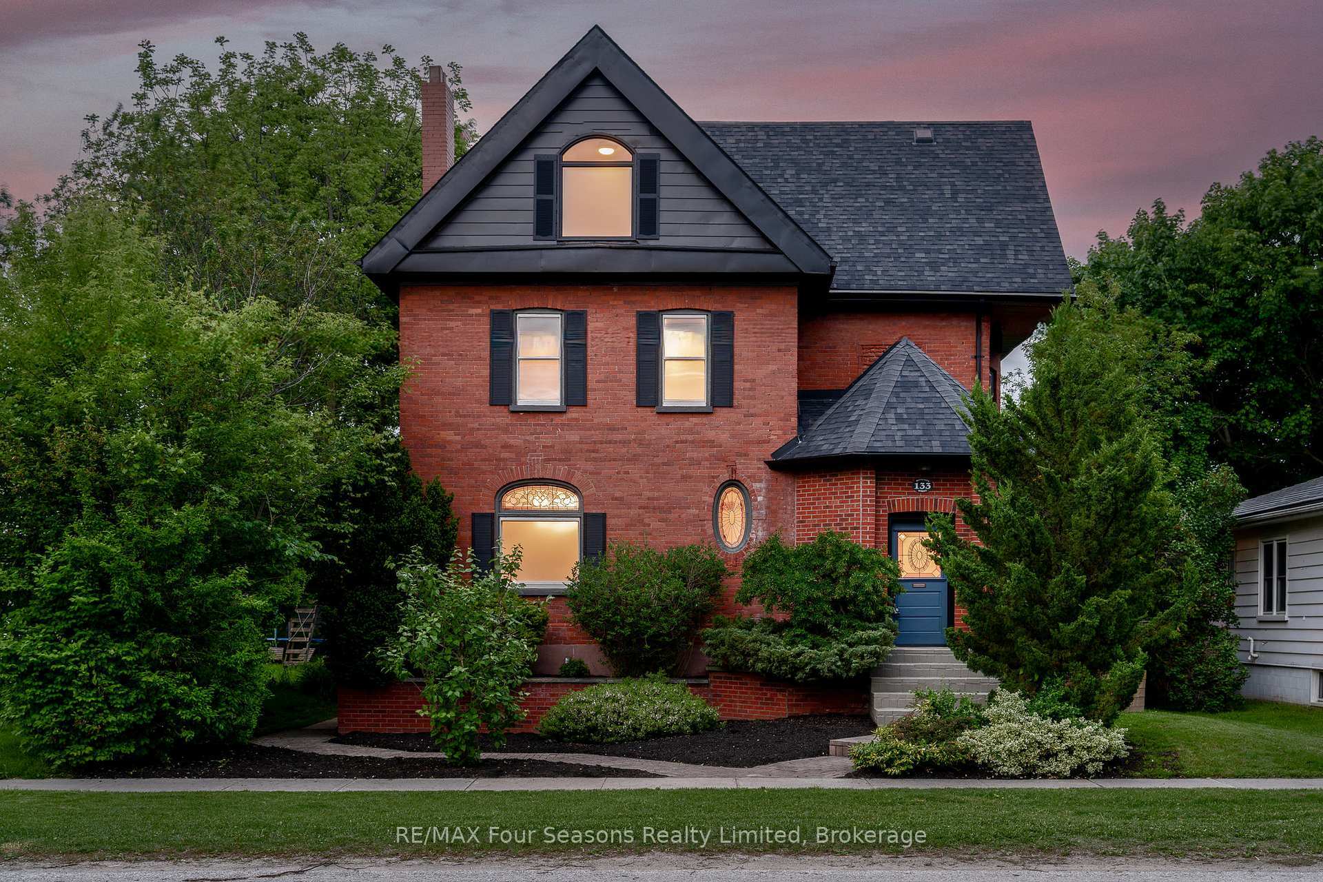 133 Minnesota Street  Collingwood ON L9Y 3S3 photo
