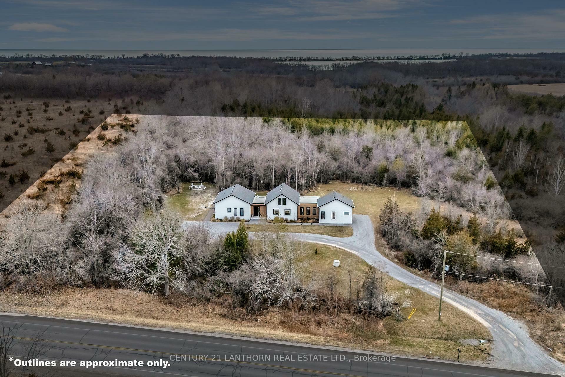 Photo de la propriété: 19485 Loyalist Parkway ON K0K 1T0