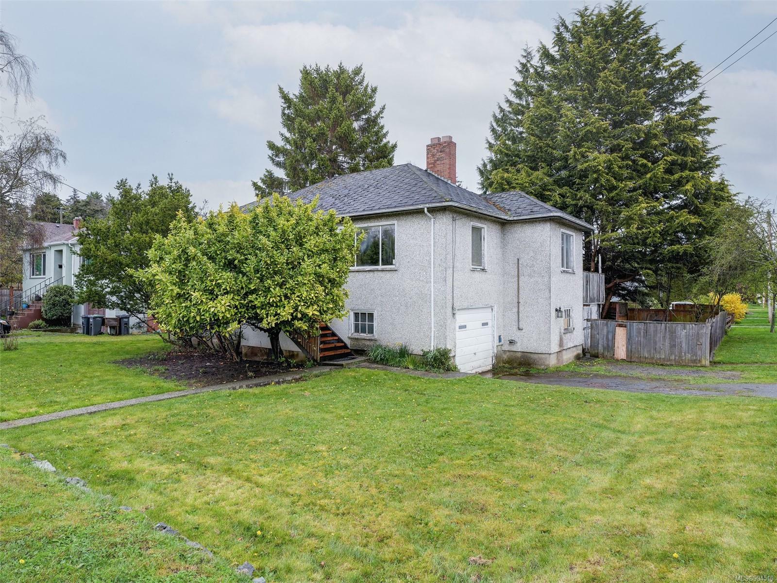 Property Photo: 527 Lampson St BC V9A 5Z7