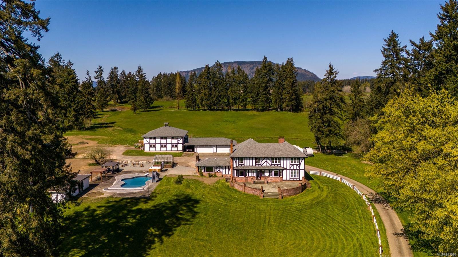 Property Photo: 4245 Vineyard Rd BC V0R 1L5