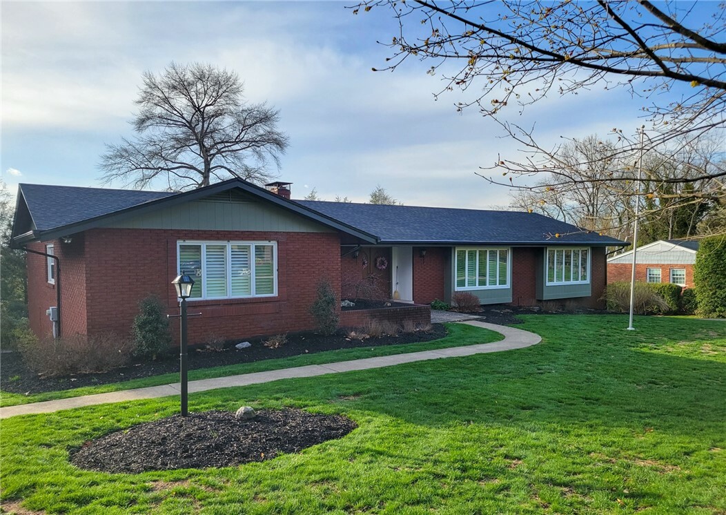 Property Photo: 425 Ridge Road PA 15601