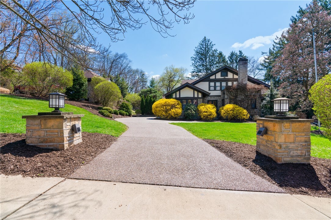 Property Photo:  333 Castle Shannon Blvd  PA 15234 