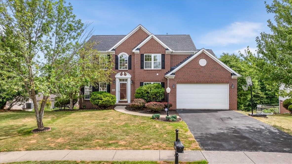 Property Photo:  1654 Settlers Dr  PA 15143 