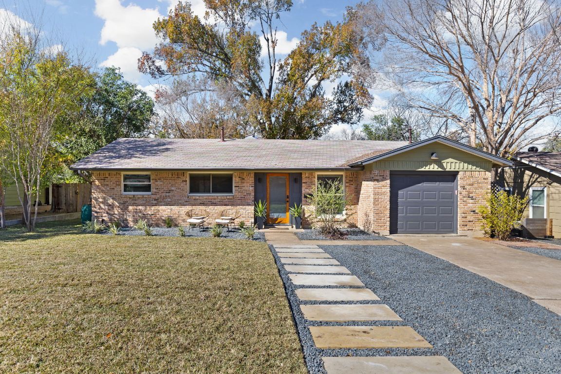 Property Photo:  2704 Nottingham Lane  TX 78704 