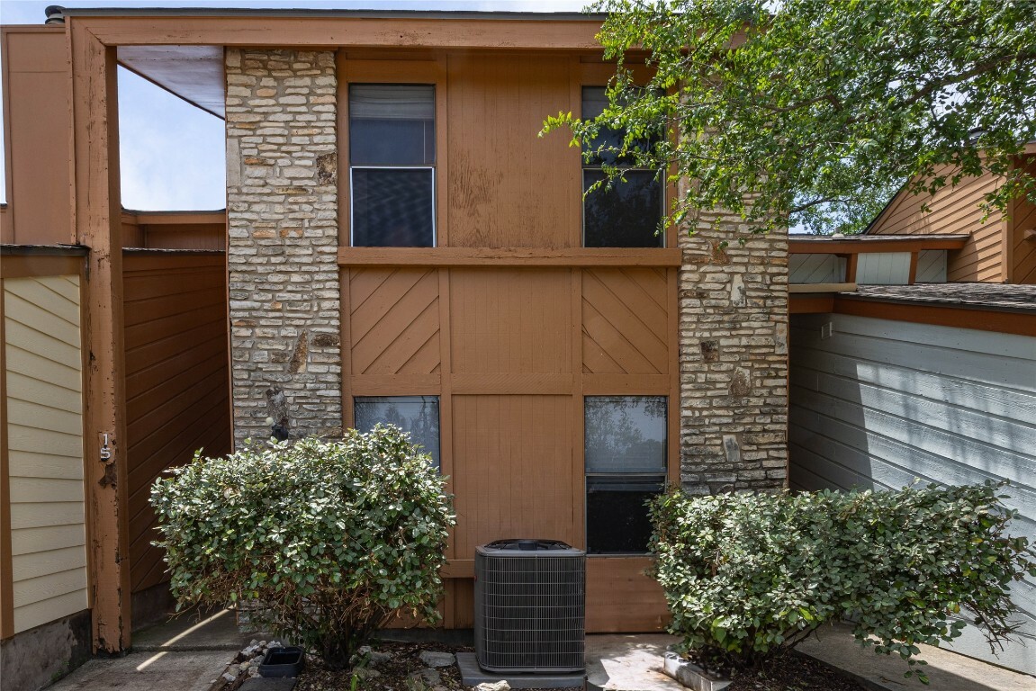 Property Photo: 15 Cypress Fairway Village TX 78676