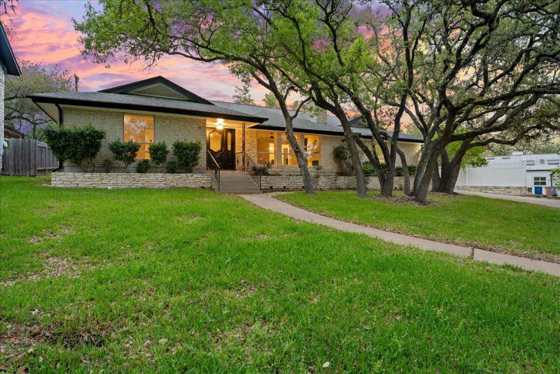 Property Photo: 10616 Spicewood Parkway TX 78750