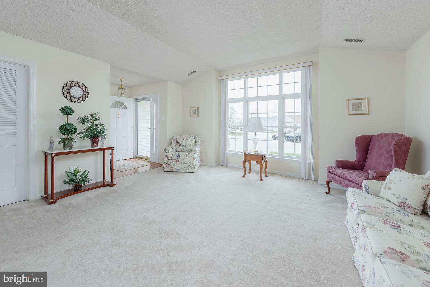Property Photo: 605 St Vincent Court NJ 08094