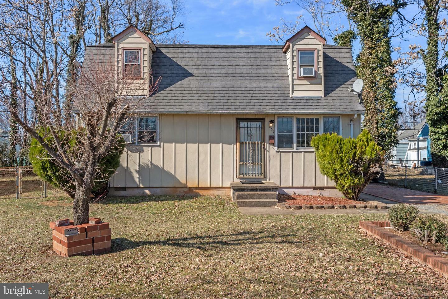 Property Photo: 203 Duke Street VA 22401