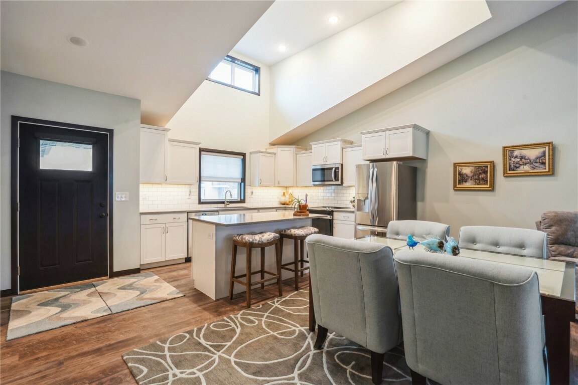 Property Photo: 1609 Petrus Drive NE IA 52402