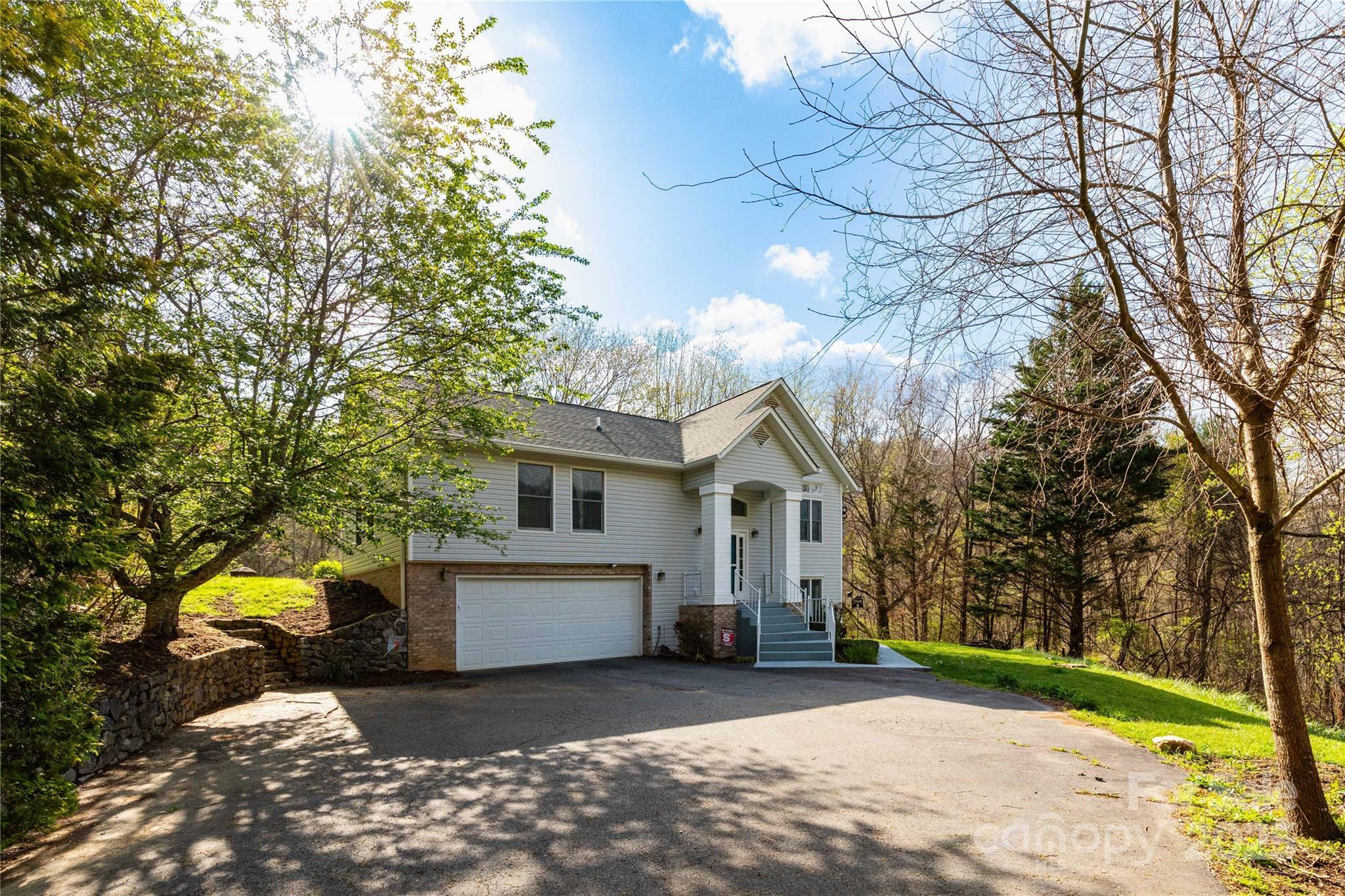 Property Photo: 110 Red Fox Den Road NC 28754