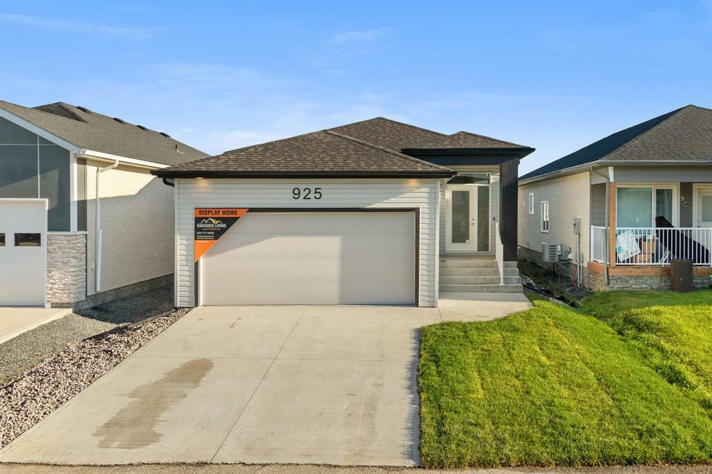 Property Photo: 925 Vaughan Avenue MB R1A 4N8