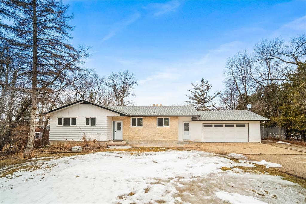Property Photo: 3798 Henderson Highway MB R2E 1B2