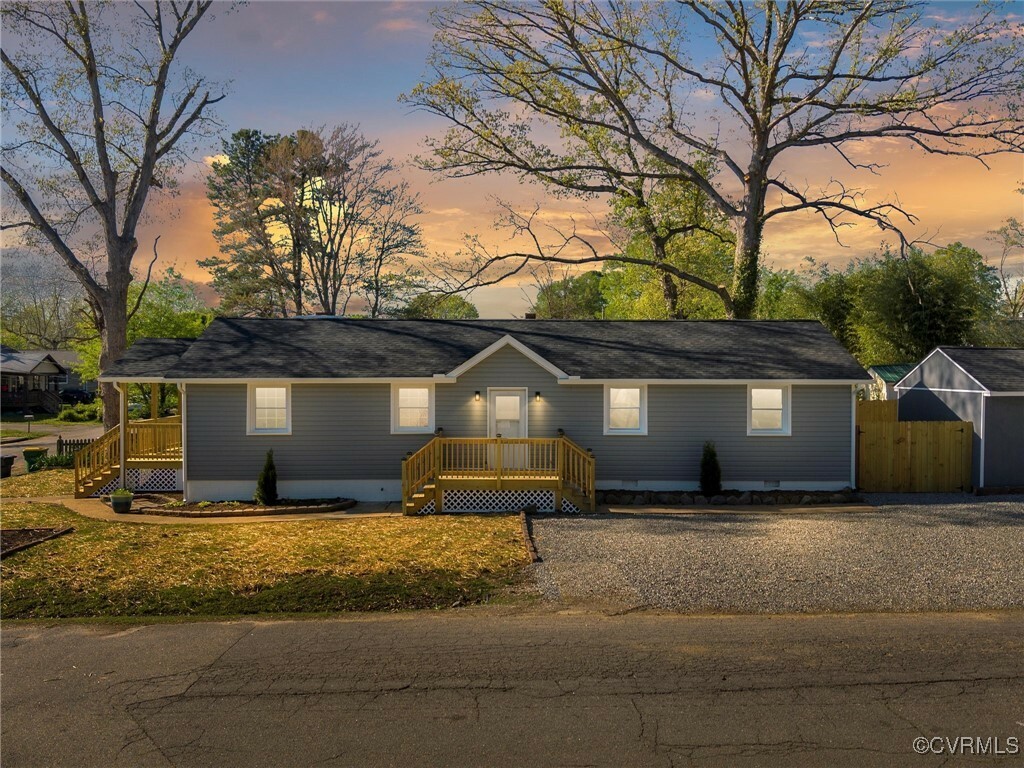 Property Photo: 437 S 20th Ave VA 23860