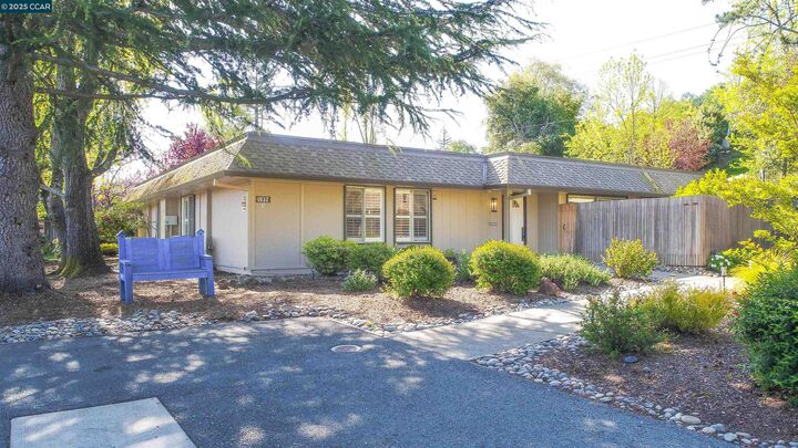 Property Photo:  1932 Ptarmigan Dr 3  CA 94595 