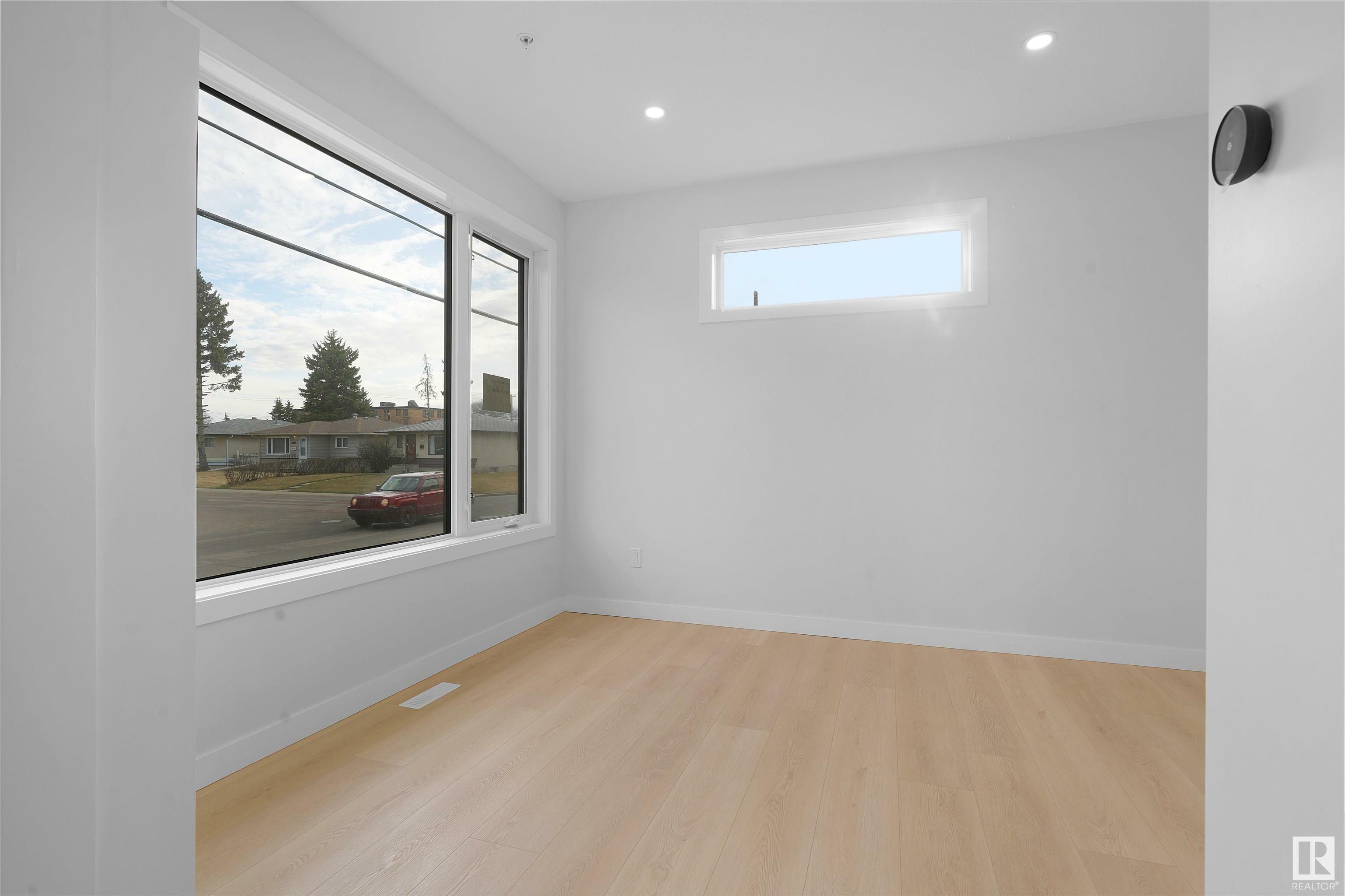 Property Photo: 15503 99 Ave NW AB T5P 2K9