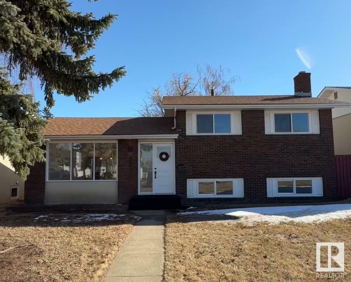 3211 112 Avenue NW  Edmonton AB T5W 0M1 photo