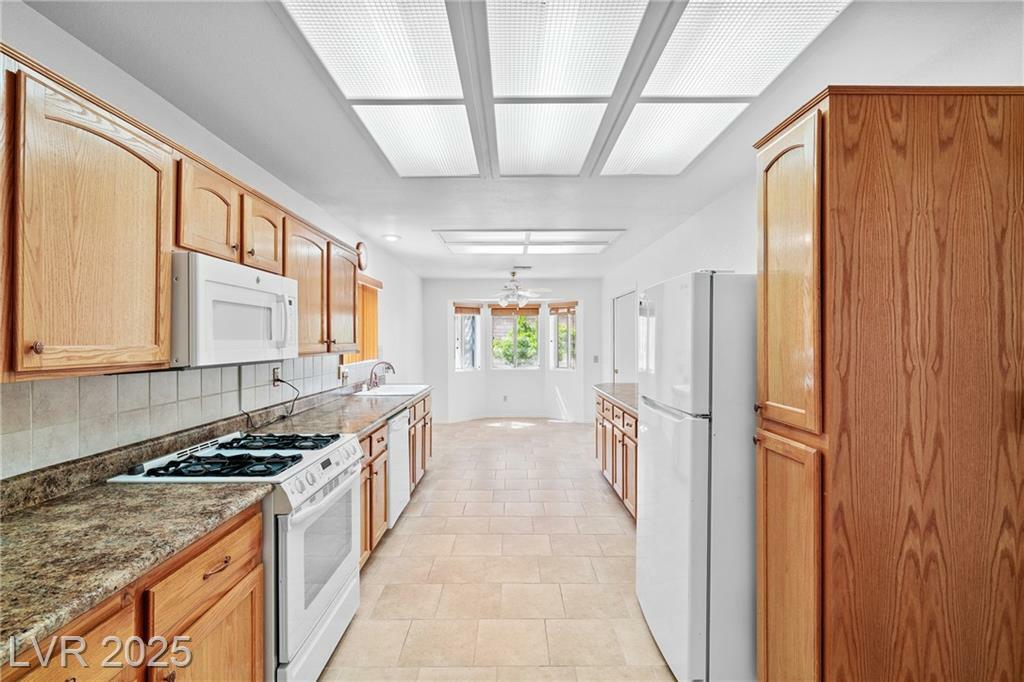 Property Photo: 3021 Lotus Hill Drive NV 89134