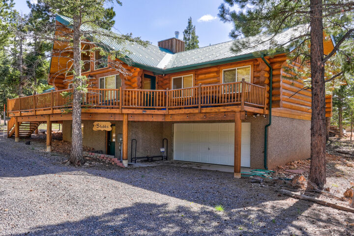 Property Photo: 4055 N Wyatt Earp Ln UT 84762