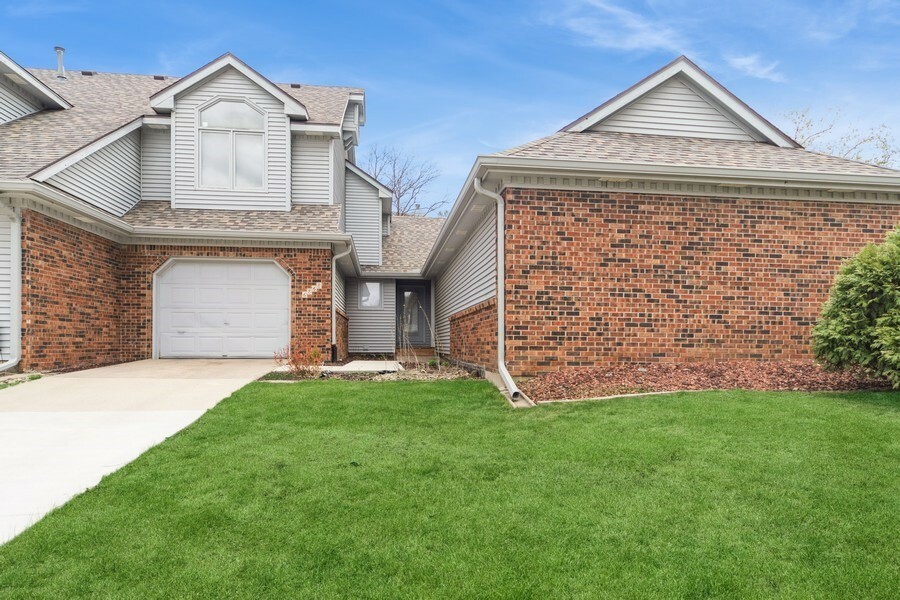 Property Photo: 6868 Sharon Drive IA 50322