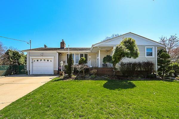 Property Photo: 144 Hamilton Avenue NY 11758