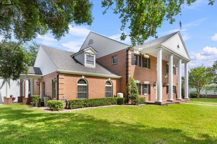 Property Photo: 3826 Gaines Court FL 33884