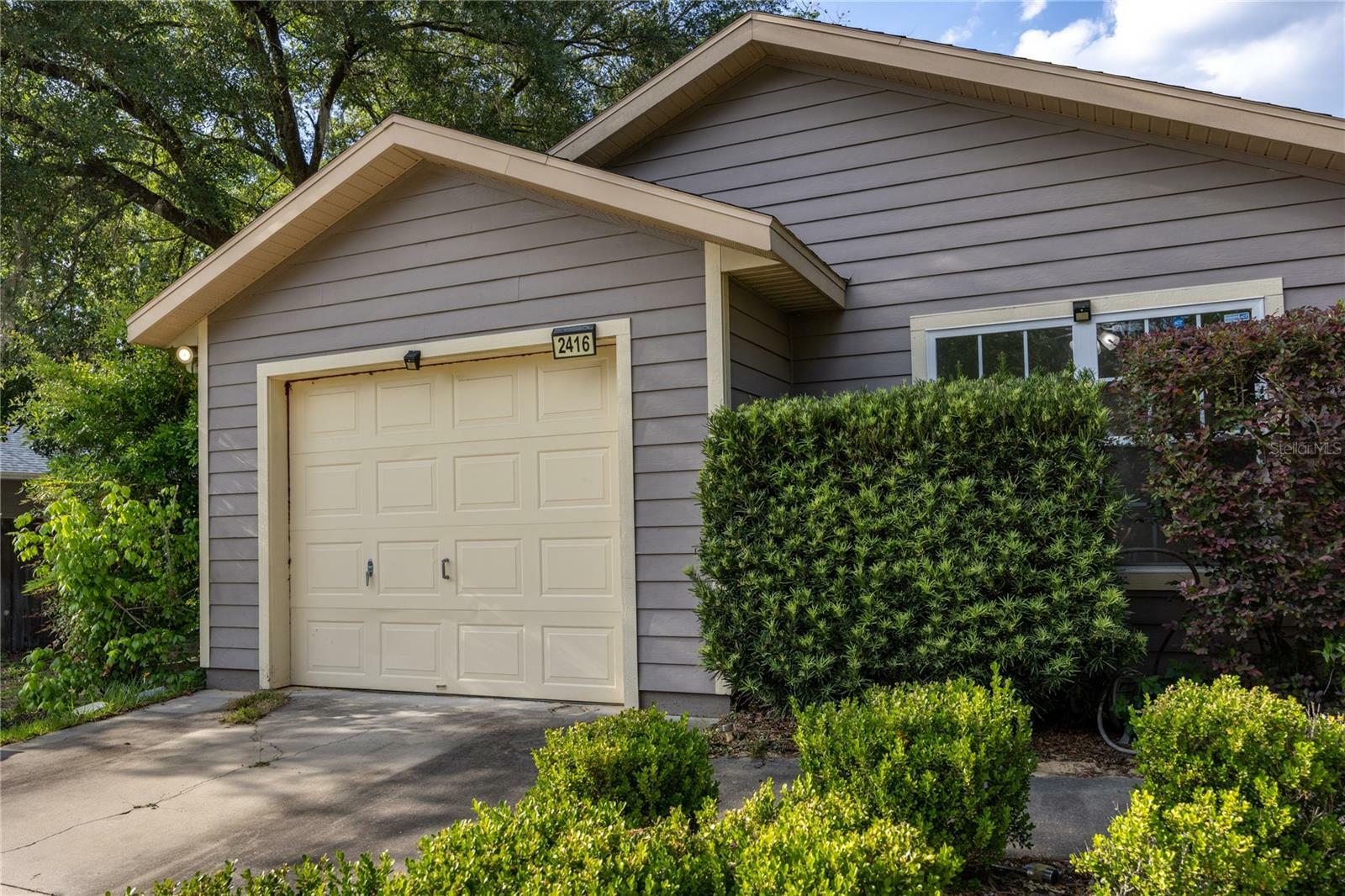 Property Photo: 2416 SE 11th Avenue FL 32641